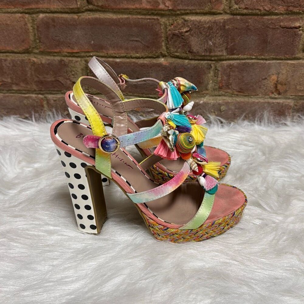 Betsey Johnson Women’s Marcyy Multi Color Tassel & Shell Block Heel Size 7.5